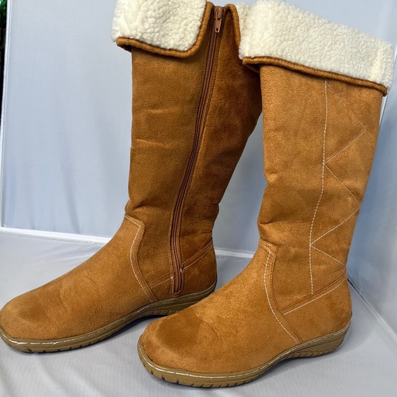 CLOUDWALKERS Wide Fit Tall Boot - Picture 1 of 5
